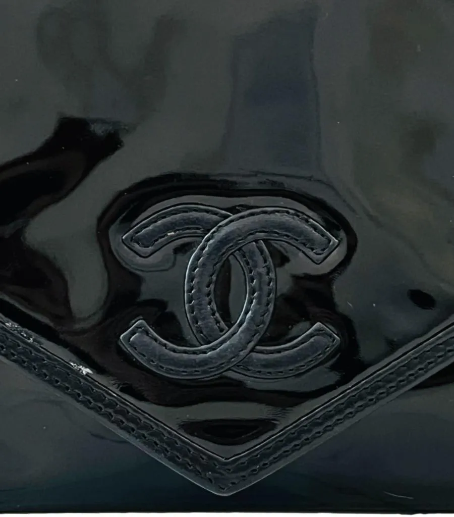 Chanel Vintage Patent Leather 'CC' Logo Crossbody Bag